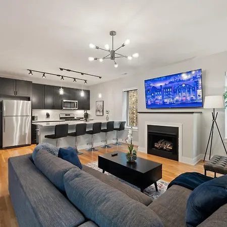 Cozy Chicago 3Bd 2Bath Retreat With Balcony Apartment
