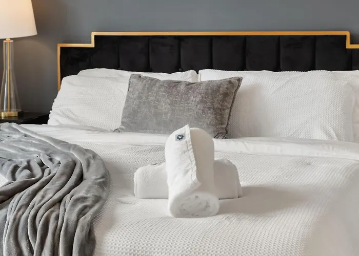 Апартаменты Cozy 3bd 2bath Retreat With Balcony