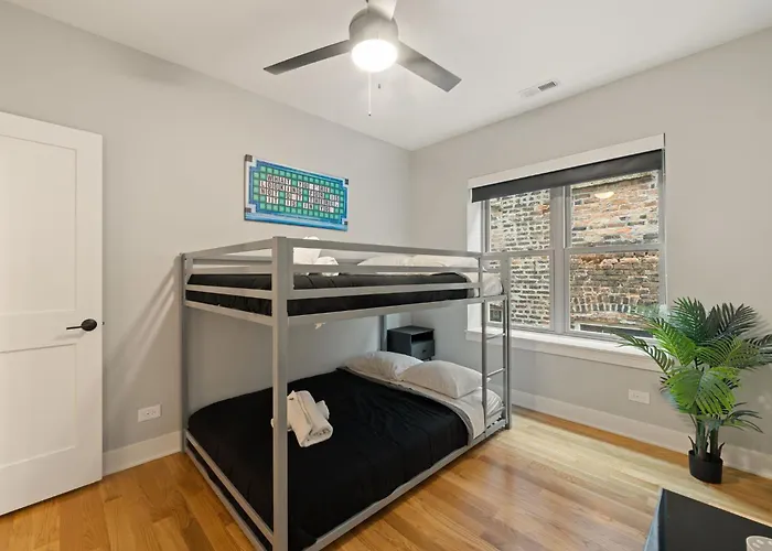 Апартаменты Cozy 3bd 2bath Retreat With Balcony *