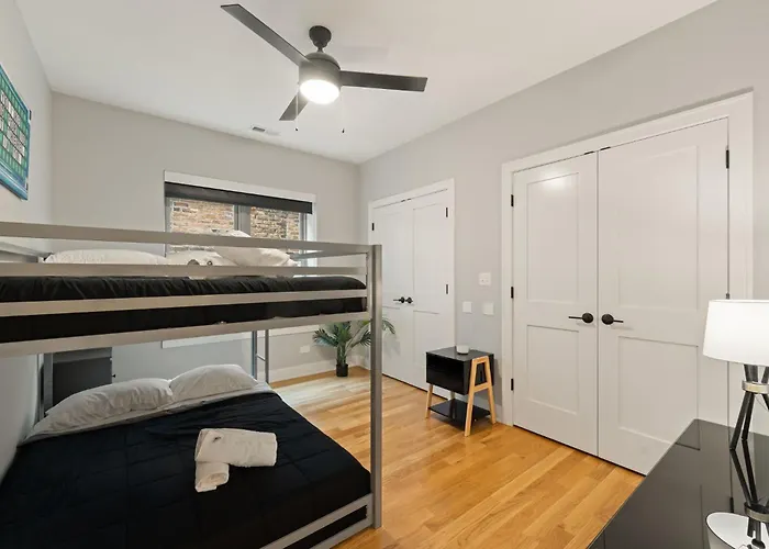 Апартаменты Cozy 3bd 2bath Retreat With Balcony